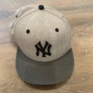 New York Yankees fitted hat